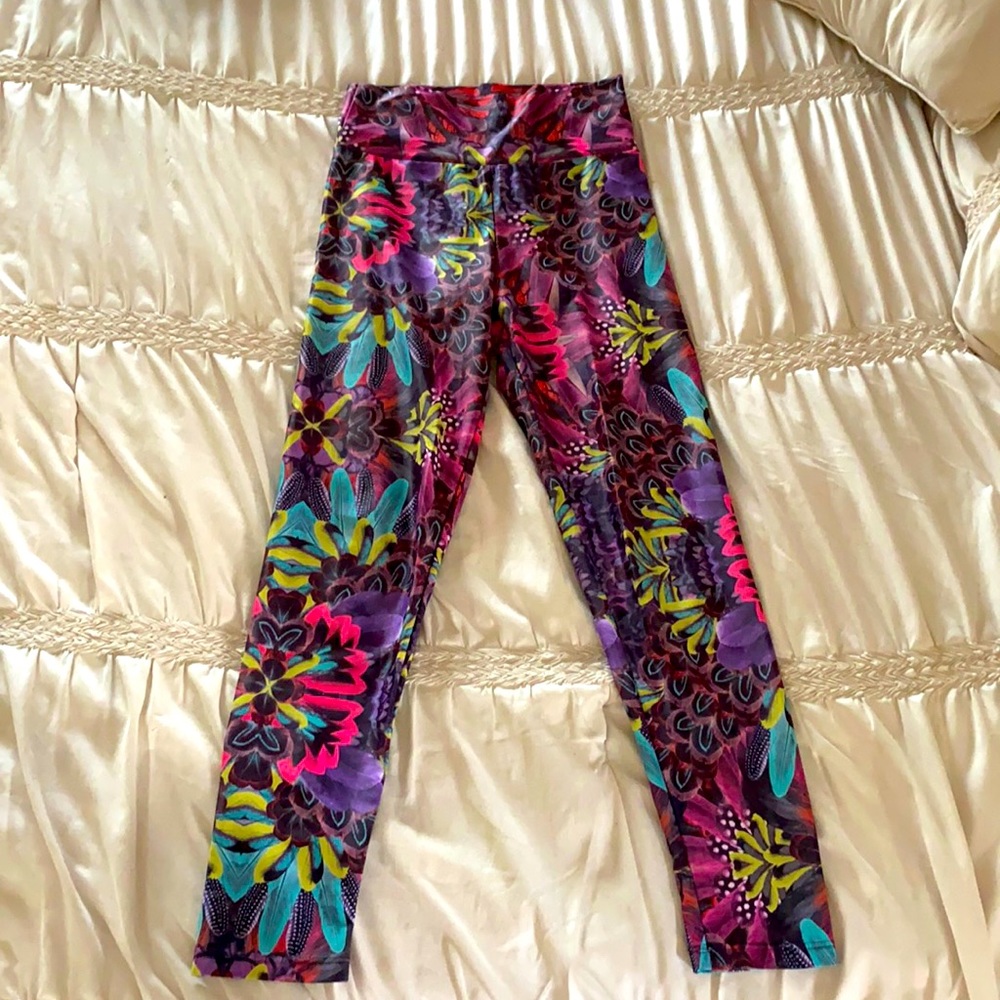 Funky Yoga Leggings. Excellent condition. Small